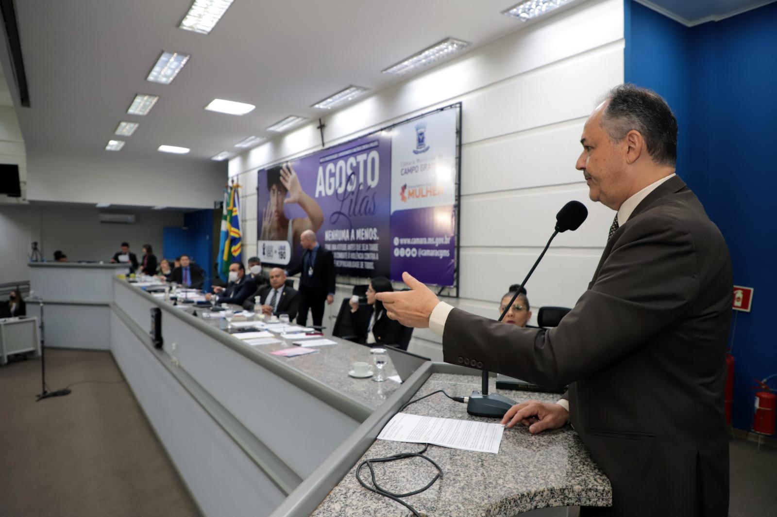 Aprovado Projeto de Lei do Vereador Prof. André Luis que obriga estabelecimentos de 'Banho e Tosa' a informarem se possuem circuito interno de filmagem ou não, em prol da segurança animal.