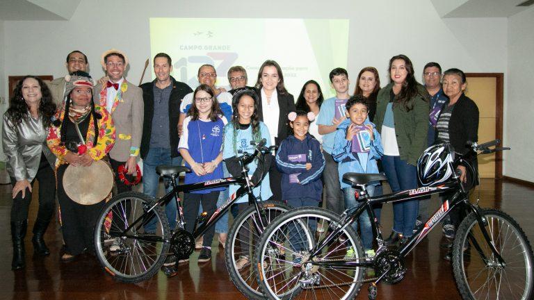 PREFEITURA PREMIA ESTUDANTES DA CAPITAL EM CONCURSO “JUNTOS SALVAMOS VIDAS NO TRÂNSITO”.