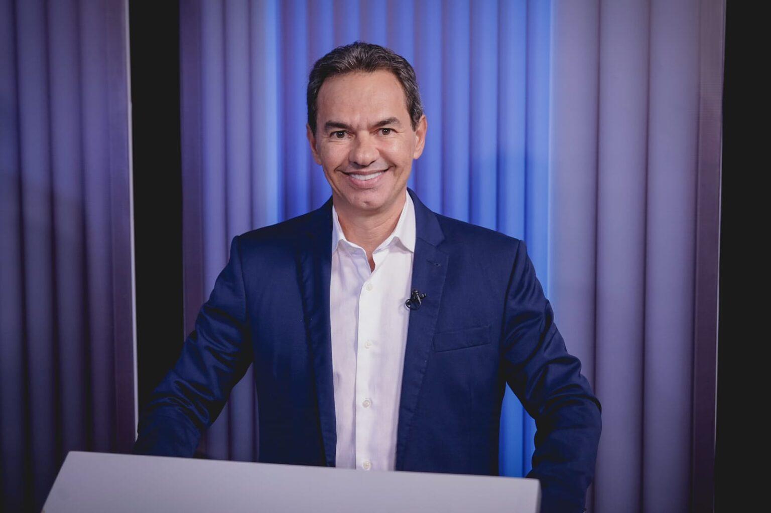 Debate  DA TV   Morena: Marquinhos Trad defende menos impostos e gestão mais próxima das pessoas.
