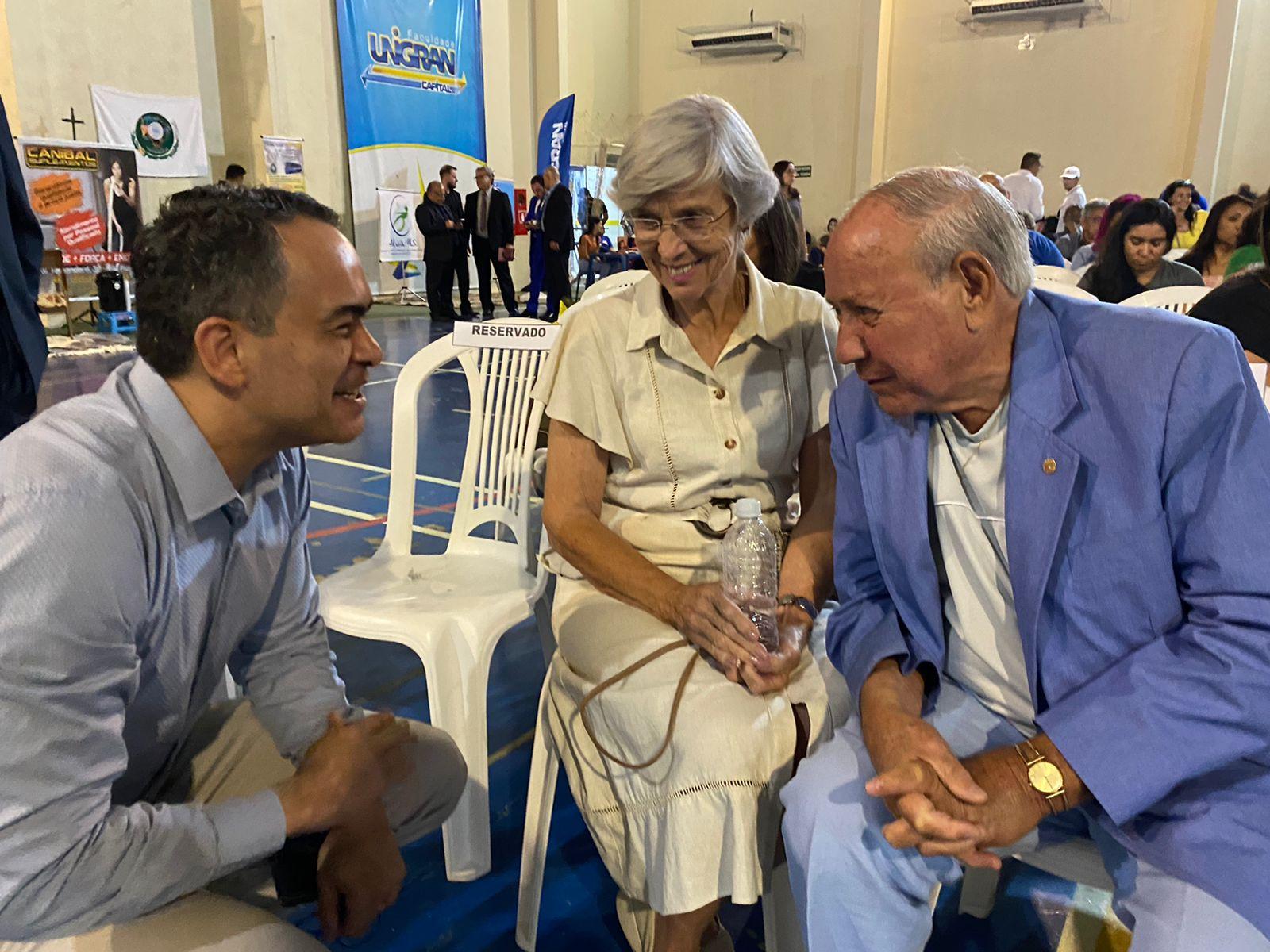 Dr. Sandro palestra em evento de Formação de Educação Física e Saúde.