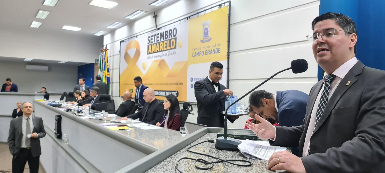 Na tribuna, Dr. Victor Rocha cobra solução para crise financeira da Santa Casa.