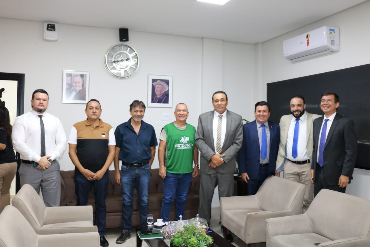 Presidente Carlão destaca apoio do Legislativo Municipal aos profissionais de enfermagem na luta para manter lei do piso salarial.