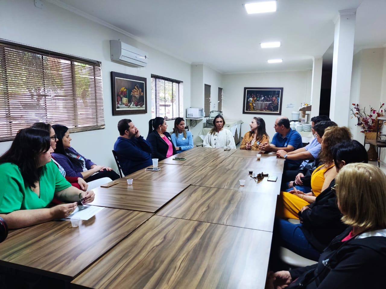 Segundo Viviane Orro, candidata a vice-governadora de MS pelo PSD com Marquinhos Trad, governo dará atenção especial a famílias com filhos que sofrem de transtornos de comportamento. Segundo Viviane Orro, candidata a vice-governadora de MS pelo PSD com Marquinhos Trad, governo dará atenção especial a famílias com filhos que sofrem de transtornos de comportamento.