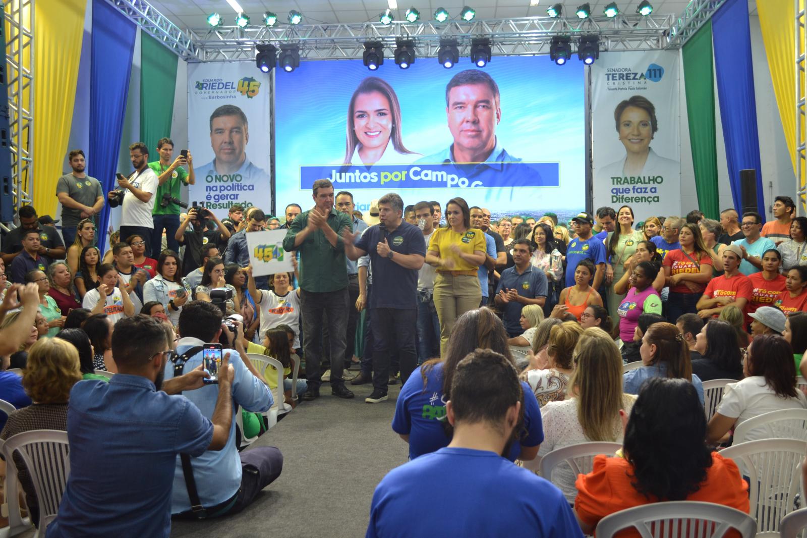 Ato com mais de 3 mil pessoas consolida apoio da Prefeita  Adriane Lopes e Lídio Lopes a Eduardo  Riedel