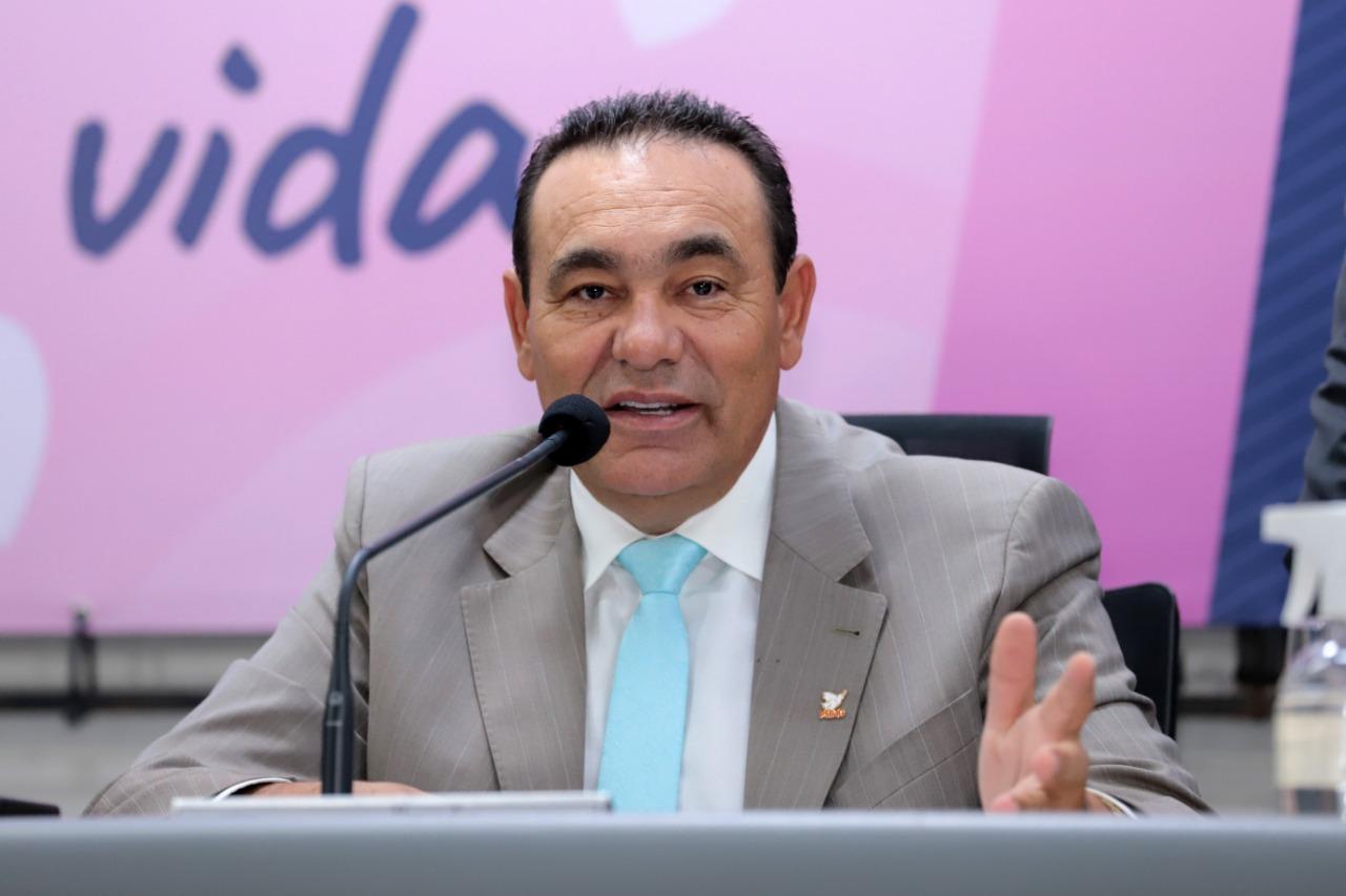 Autor da Lei que instituiu o “Outubro Rosa”, Carlão fala da importância da conscientização e prevenção ao câncer de mama e demais cânceres femininos.