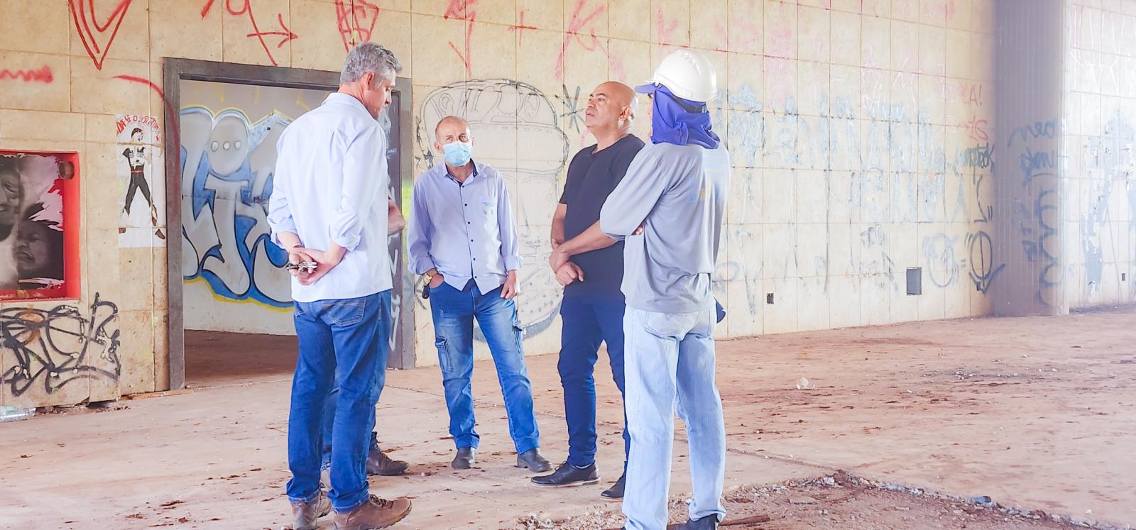 Centro de Belas Artes: Responsáveis por empresa garantem a Ronilço Guerreiro conclusão da primeira etapa da obra em 1 ano.