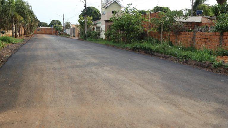 PREFEITURA CONCLUI PAVIMENTAÇÃO EM TRECHO DE RUAS DO JARDIM TARUMÃ.