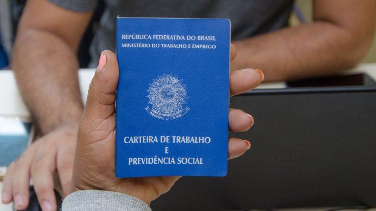 EM PARCERIA COM CDL, PREFEITURA REALIZA AÇÃO DE EMPREGO PARA DIVERSAS ÁREAS.