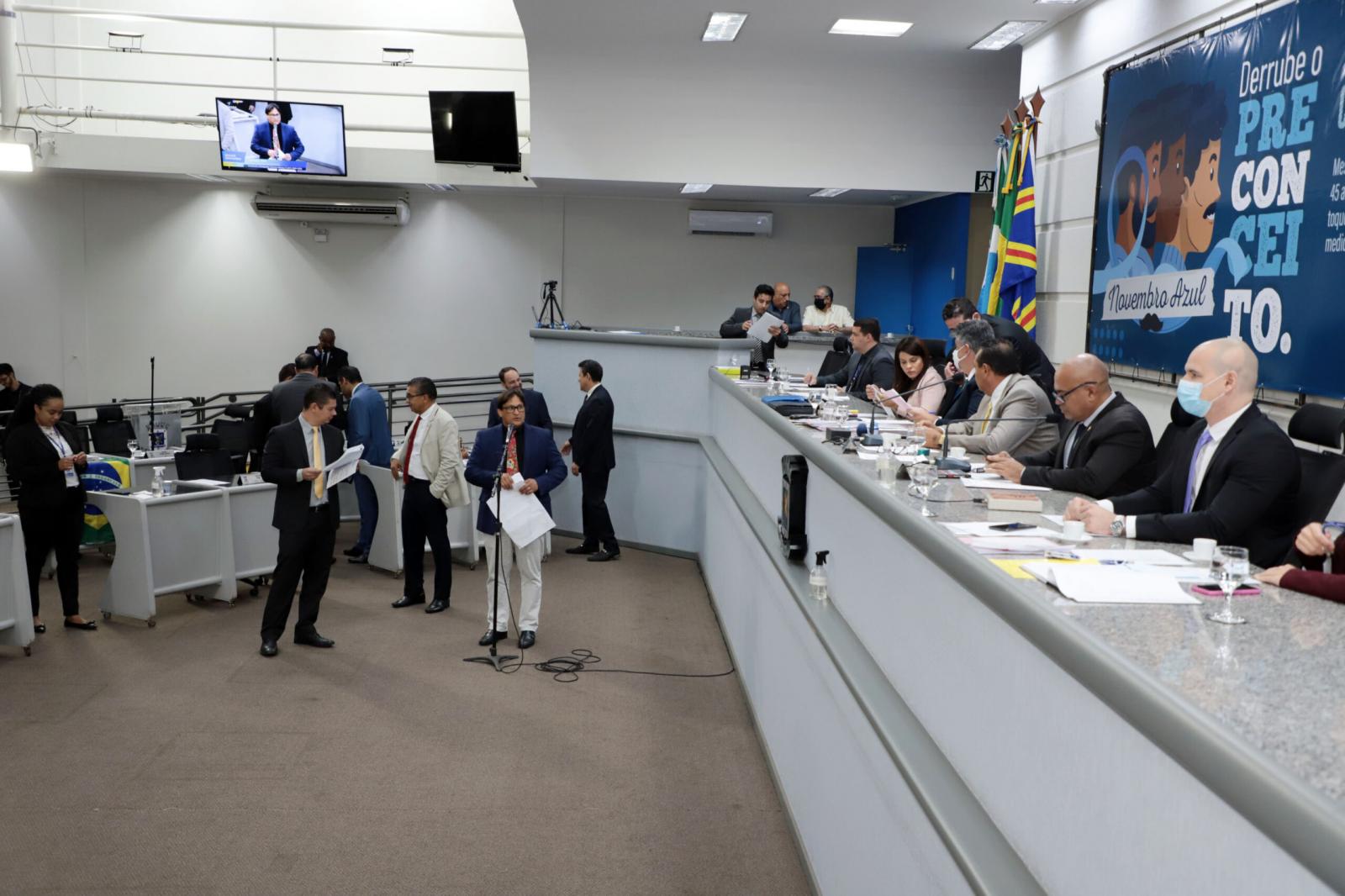 Vereadores aprovam oito projetos na sessão desta quinta-feira.