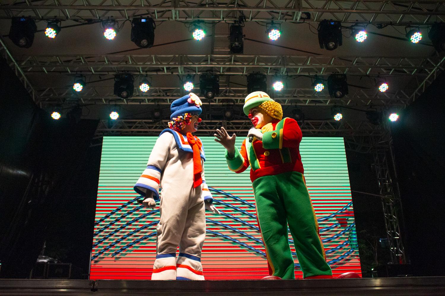 SHOW INFANTIL E PARADA NATALINA ATRAEM 8 MIL PESSOAS PARA A 14 DE JULHO.