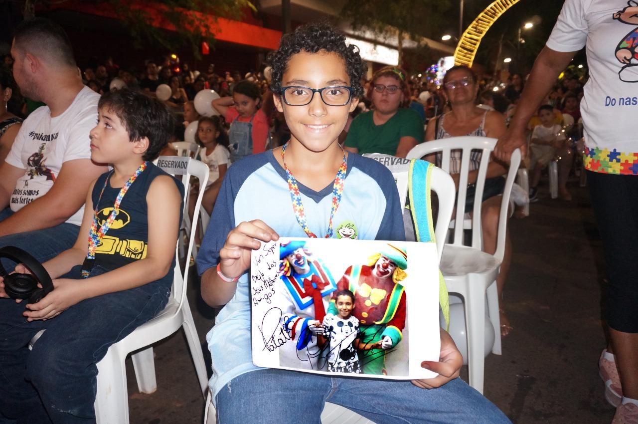 SHOW INFANTIL E PARADA NATALINA ATRAEM 8 MIL PESSOAS PARA A 14 DE JULHO.