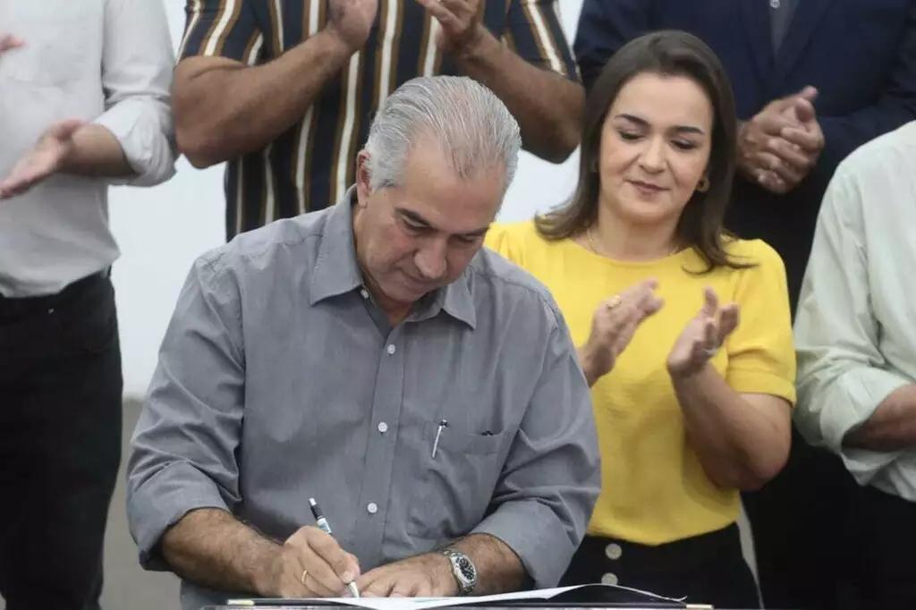 Governador Reinaldo Azambuja  assina 5 contratos no valor de R$ 59 milhões para obras em Campo Grande-MS