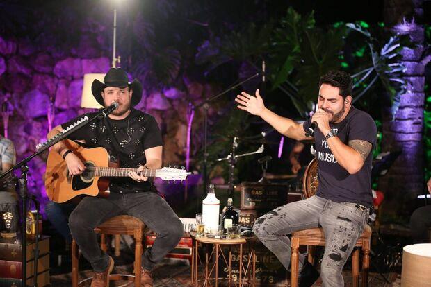 Por conta da chuva, shows da Dut Por conta da chuva, shows da Dut's Fan Fest são adiados