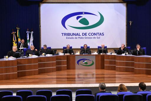 Quatro conselheiros travam guerra para substituir Iran no comando do TCE. Quatro conselheiros travam guerra para substituir Iran no comando do TCE.