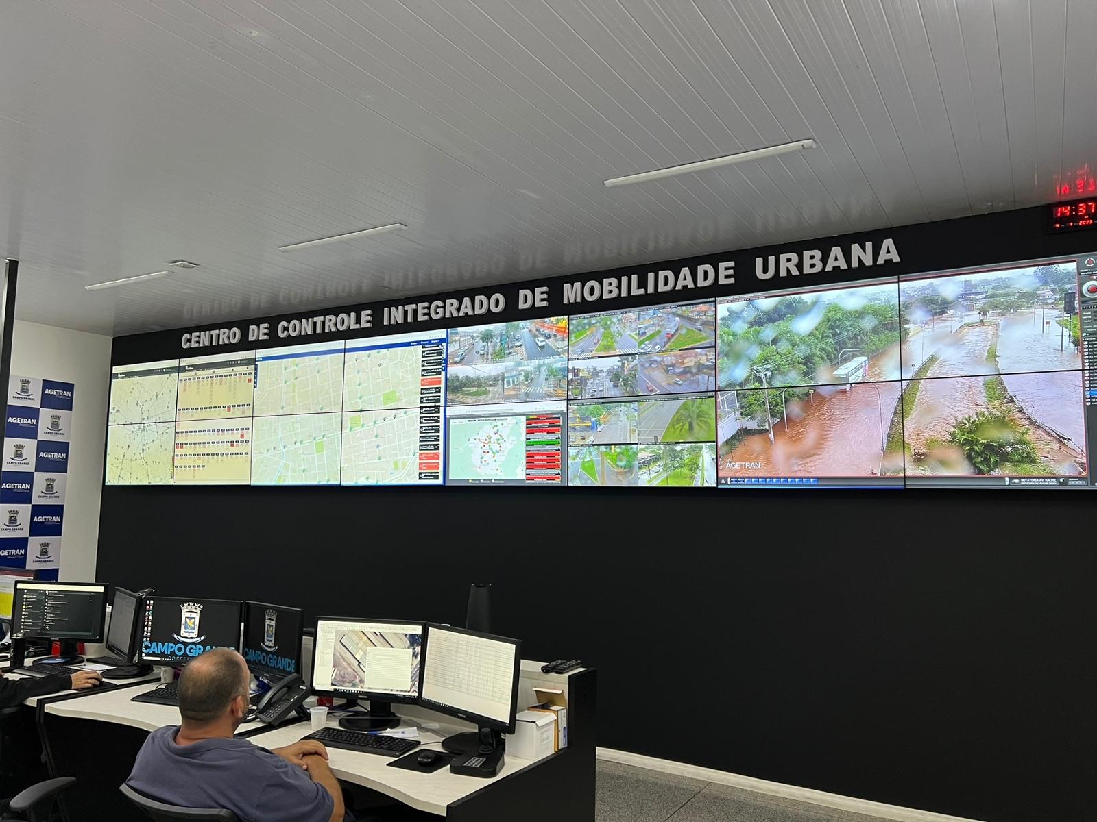 PREFEITURA MOBILIZA EQUIPES PARA LIMPEZA E ATENDIMENTO À POPULAÇÃO. PREFEITURA MOBILIZA EQUIPES PARA LIMPEZA E ATENDIMENTO À POPULAÇÃO.