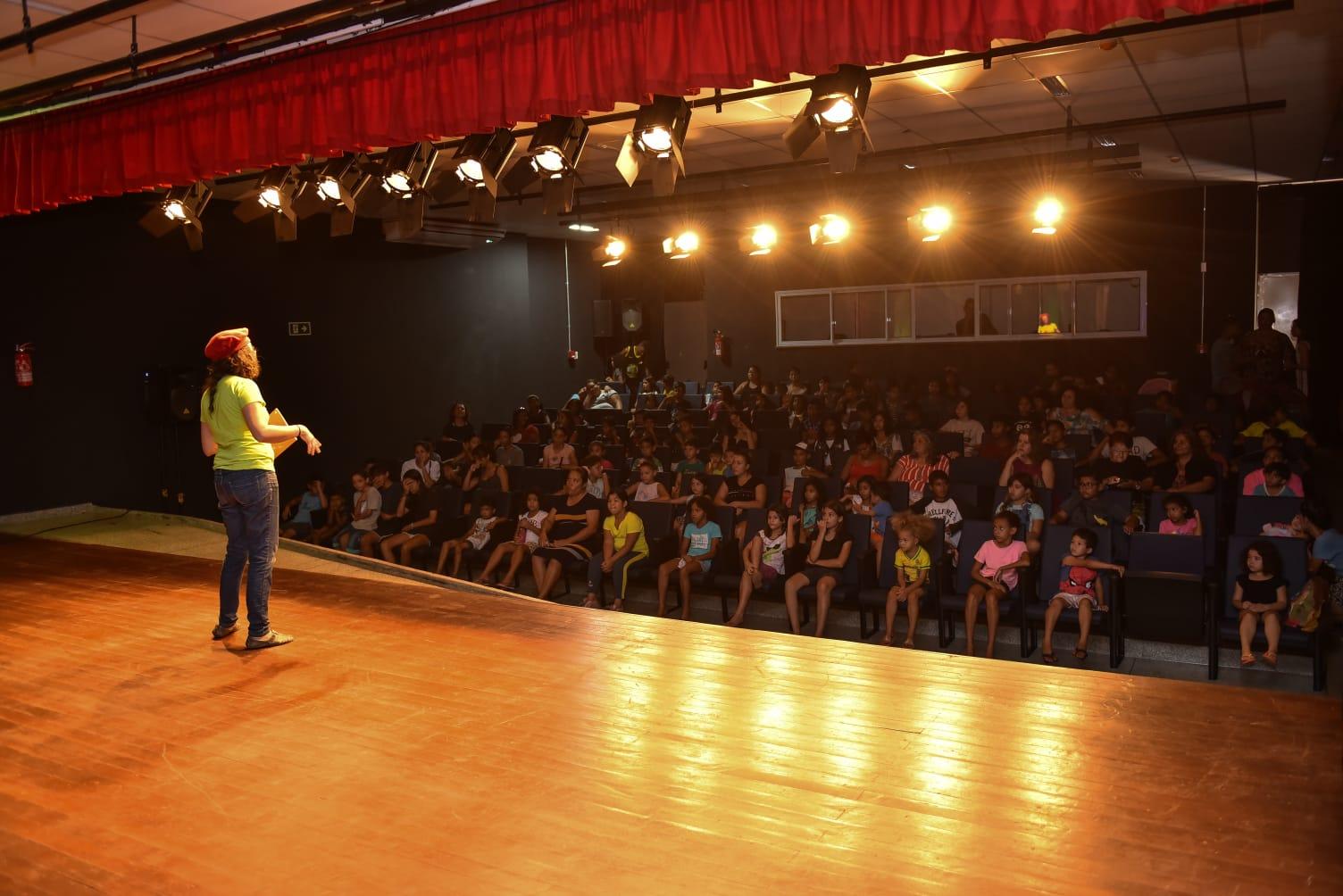 PREFEITURA INAUGURA SALA DE LEITURA E DE TEATRO NO JARDIM NOROESTE . PREFEITURA INAUGURA SALA DE LEITURA E DE TEATRO NO JARDIM NOROESTE .