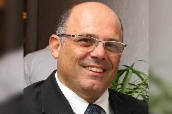 Prefeita demite secretário de Obras, perde até “queridinho” e só dois sobrevivem ao “facão”