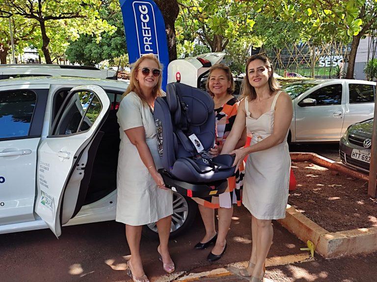 PREFEITURA ENTREGA VEÍCULOS E EQUIPAMENTOS PARA CONSELHO TUTELAR E CENTRO DIA.