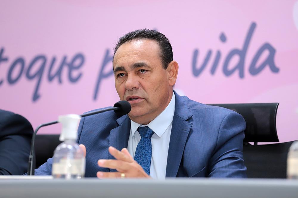 Carlão destaca que a Câmara está intermediando negociações entre a Prefeitura e o Consórcio para interromper greve e evitar tarifa abusiva.