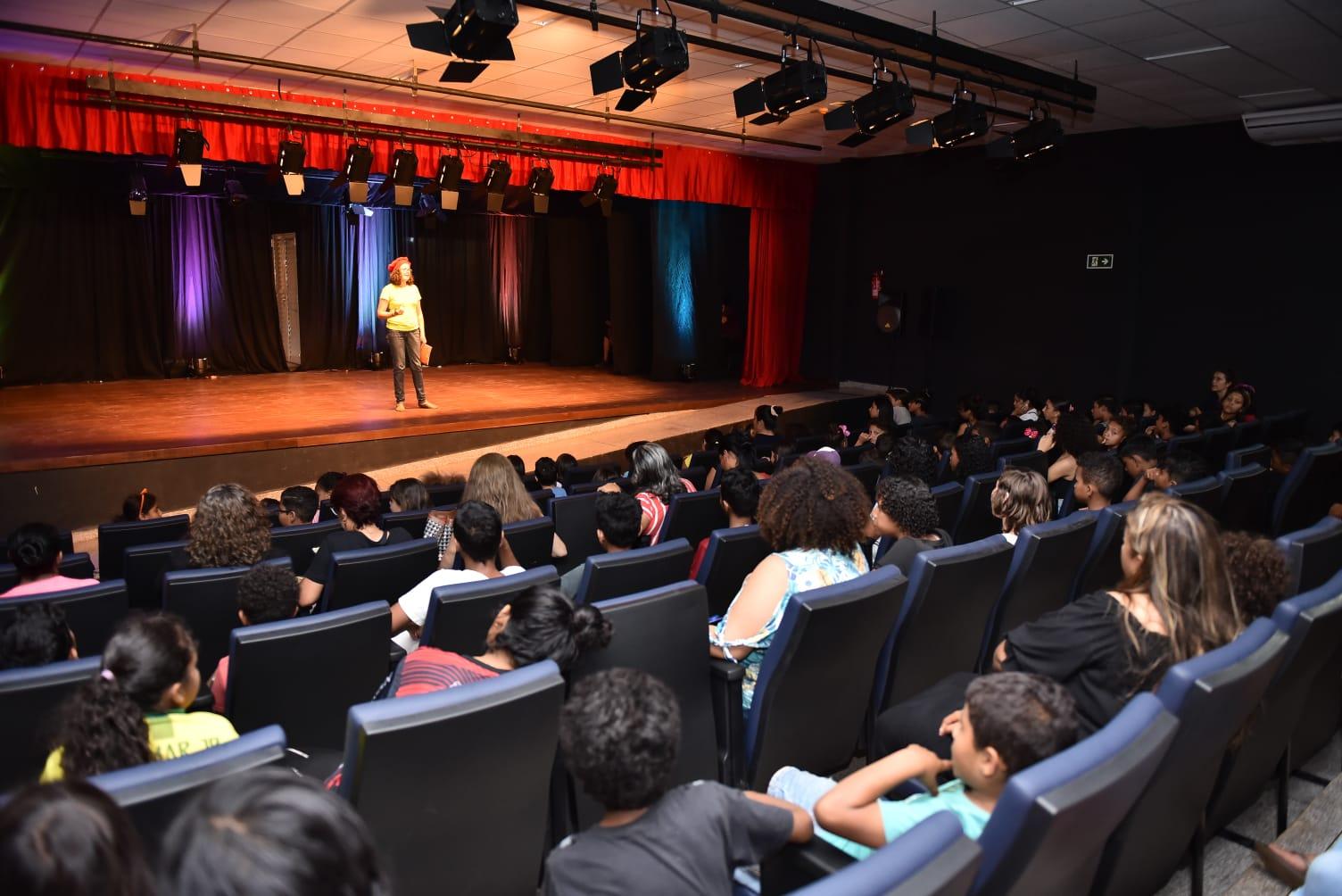 PREFEITURA INAUGURA SALA DE LEITURA E DE TEATRO NO JARDIM NOROESTE . PREFEITURA INAUGURA SALA DE LEITURA E DE TEATRO NO JARDIM NOROESTE .