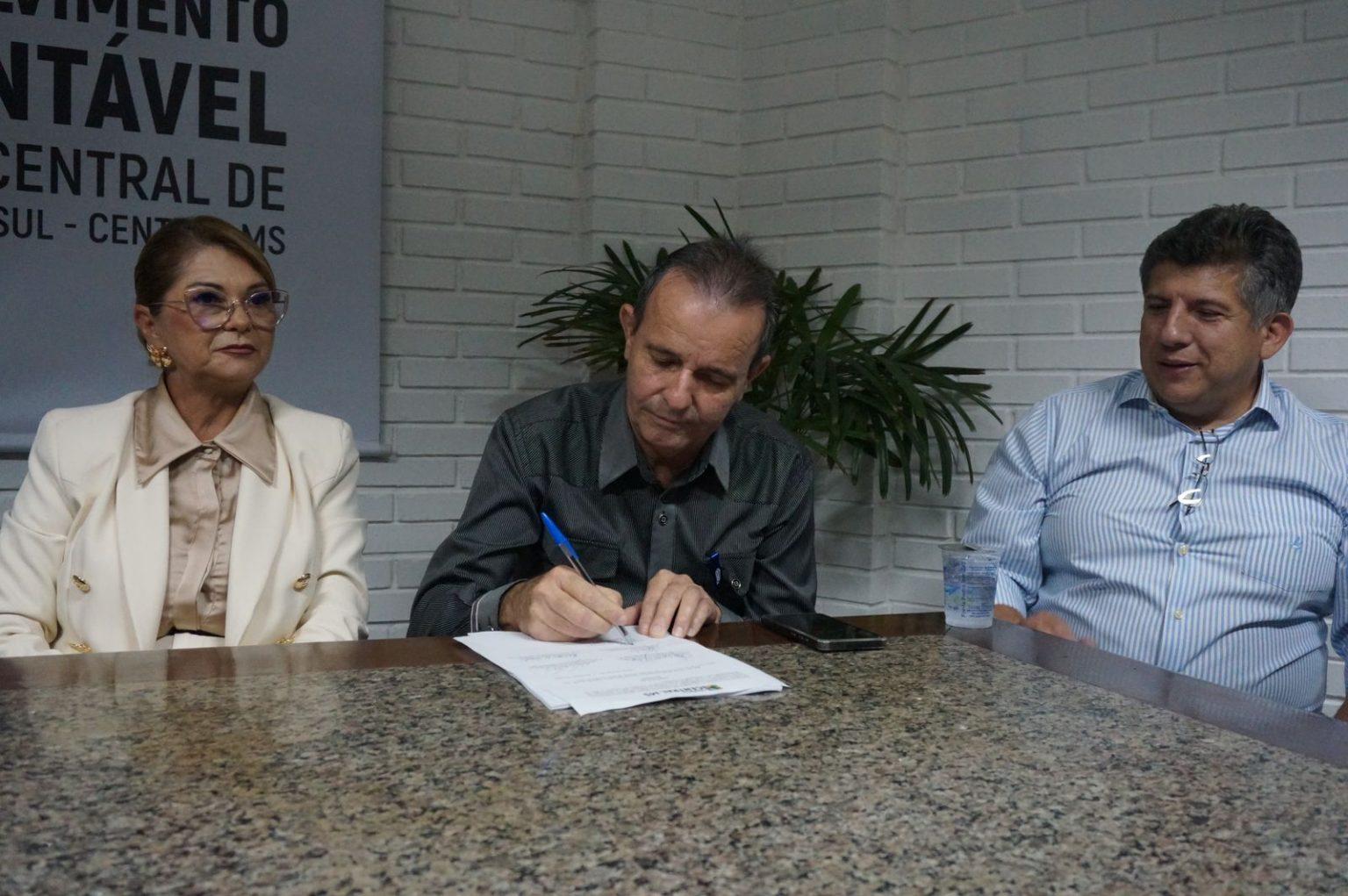 Prefeitura monta Consórcio com Municípios da região central com foco na melhoria dos serviços públicos Prefeitura monta Consórcio com Municípios da região central com foco na melhoria dos serviços públicos