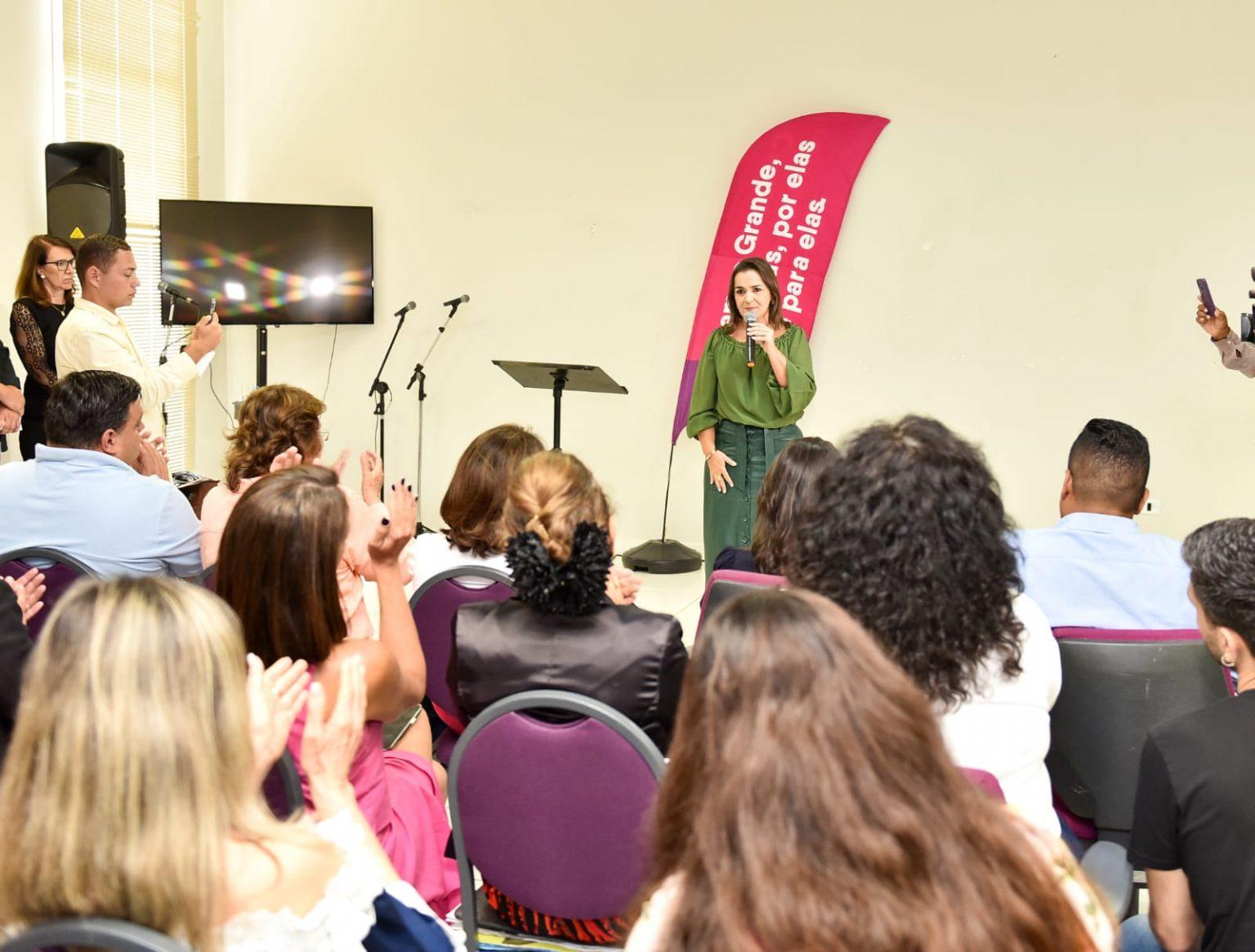 CASA DA MULHER COMPLETA OITO ANOS DE FUNCIONAMENTO COM MAIS 900 MIL ENCAMINHAMENTOS.