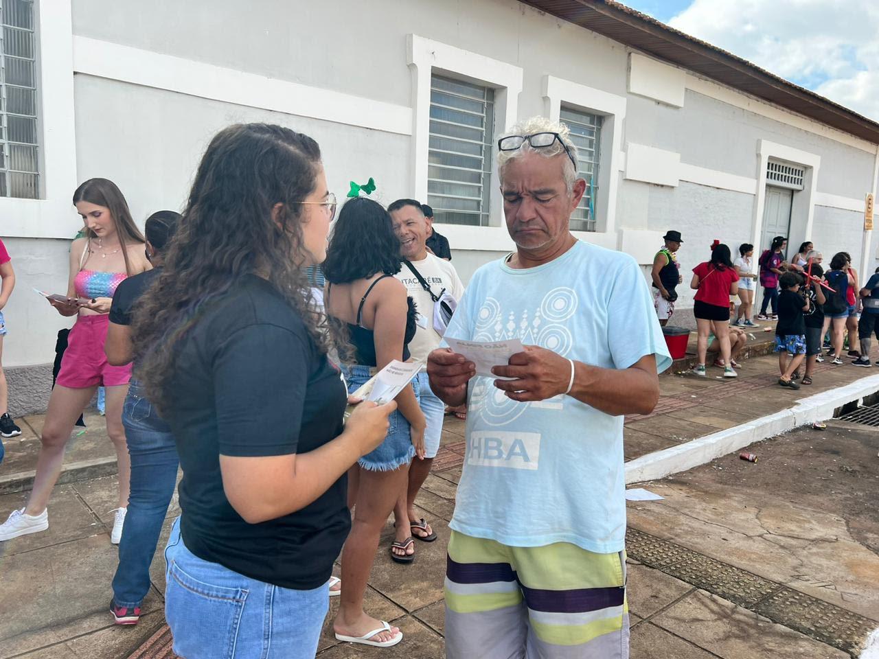 SERVIÇO DE ABORDAGEM SOCIAL REALIZA AÇÃO DE COMBATE À VIOLAÇÃO DE DIREITOS DAS CRIANÇAS DURANTE O CARNAVAL.