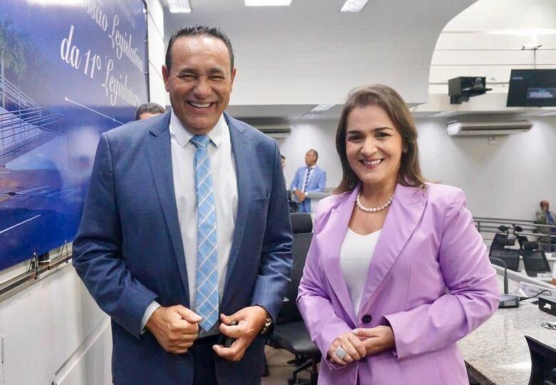 Em sessão inaugural da Câmara, presidente Carlão reafirma o papel fiscalizador dos vereadores e das prerrogativas do Legislativo.