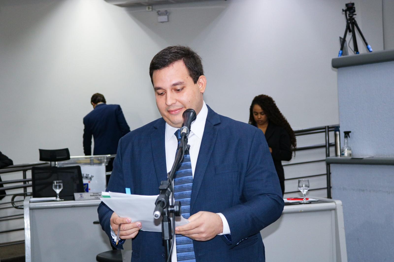 William Maksoud atende moradores e solicita asfalto e drenagem de águas pluviais no Jardim Colúmbia.