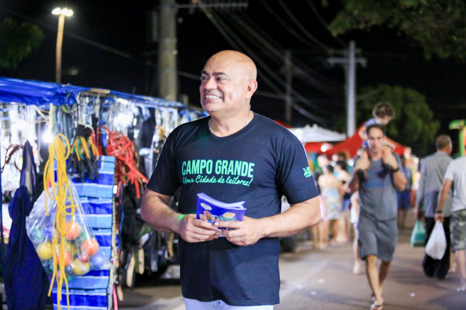 Após muita luta do vereador Ronilço Guerreiro, feiras da Capital voltam a contar com banheiros químicos.