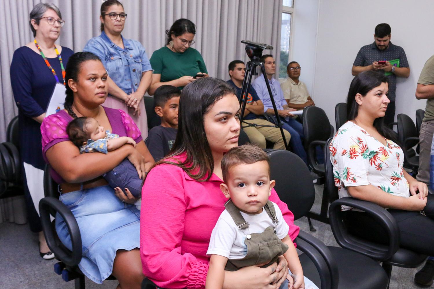 PREFEITA ASSINA NOVA REGULAMENTAÇÃO DO PROGRAMA LOCAÇÃO SOCIAL E CONCEDE 100% DE SUBSÍDIO DE ALUGUEL EM CASOS ESPECIAIS.