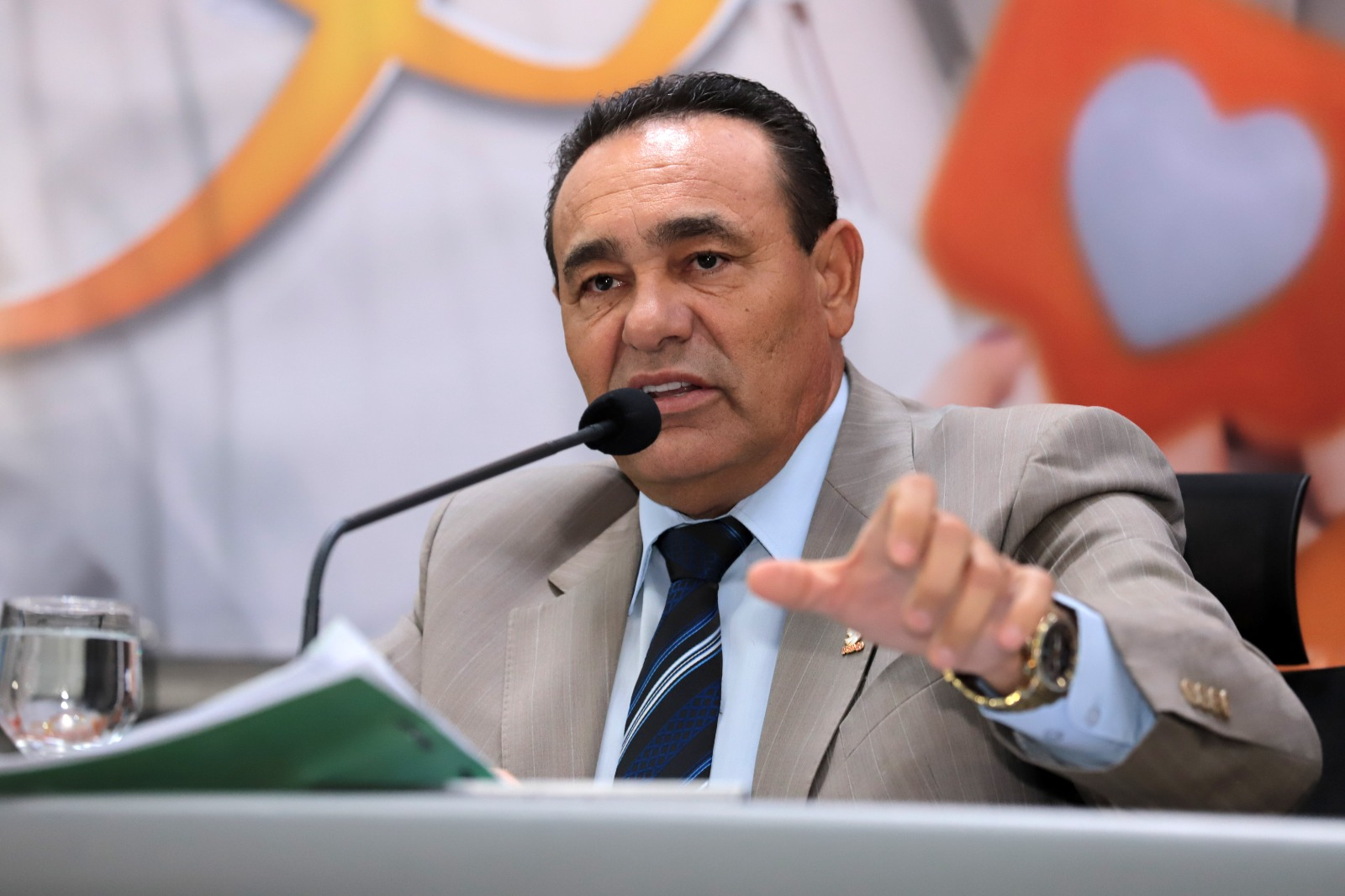 Lei do vereador Carlão estabelece Normas sobre Segurança Escolar intensificando qualidade da iluminação pública, trânsito, pavimento e rondas policiais.