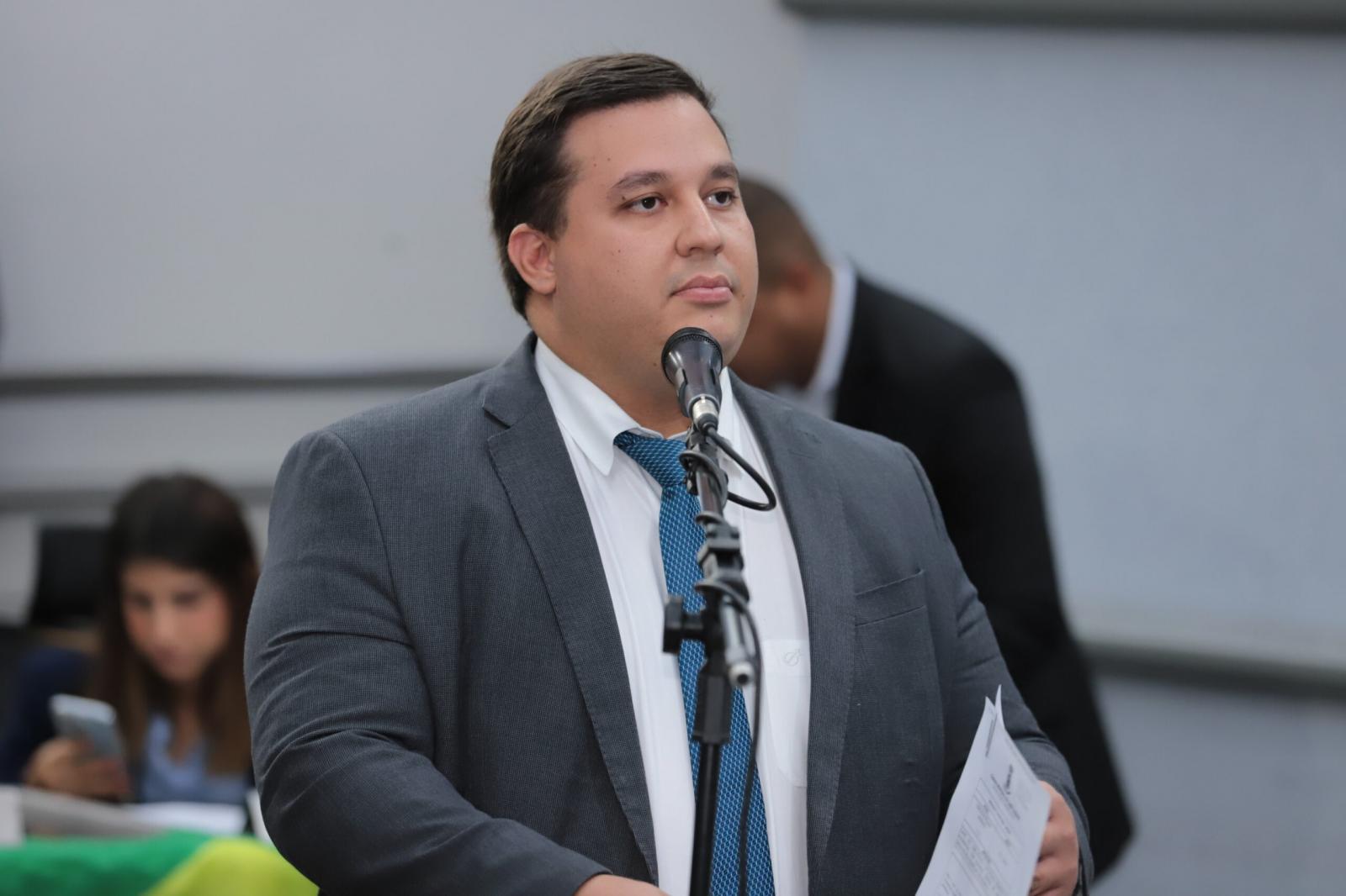 Limpeza, operação tapa-buraco e retirada de árvore estão entre as indicações de melhorias do vereador William Maksoud.