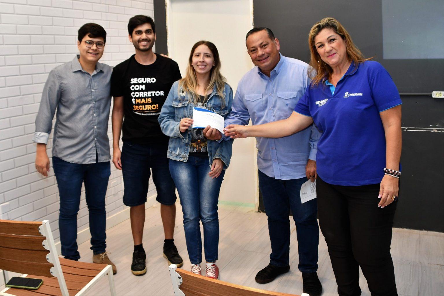 PARA FOMENTAR A ECONOMIA, PREFEITURA LEVA CURSO DE HIGIENE E MANIPULAÇÃO DE ALIMENTOS PARA SHOPPINGS.