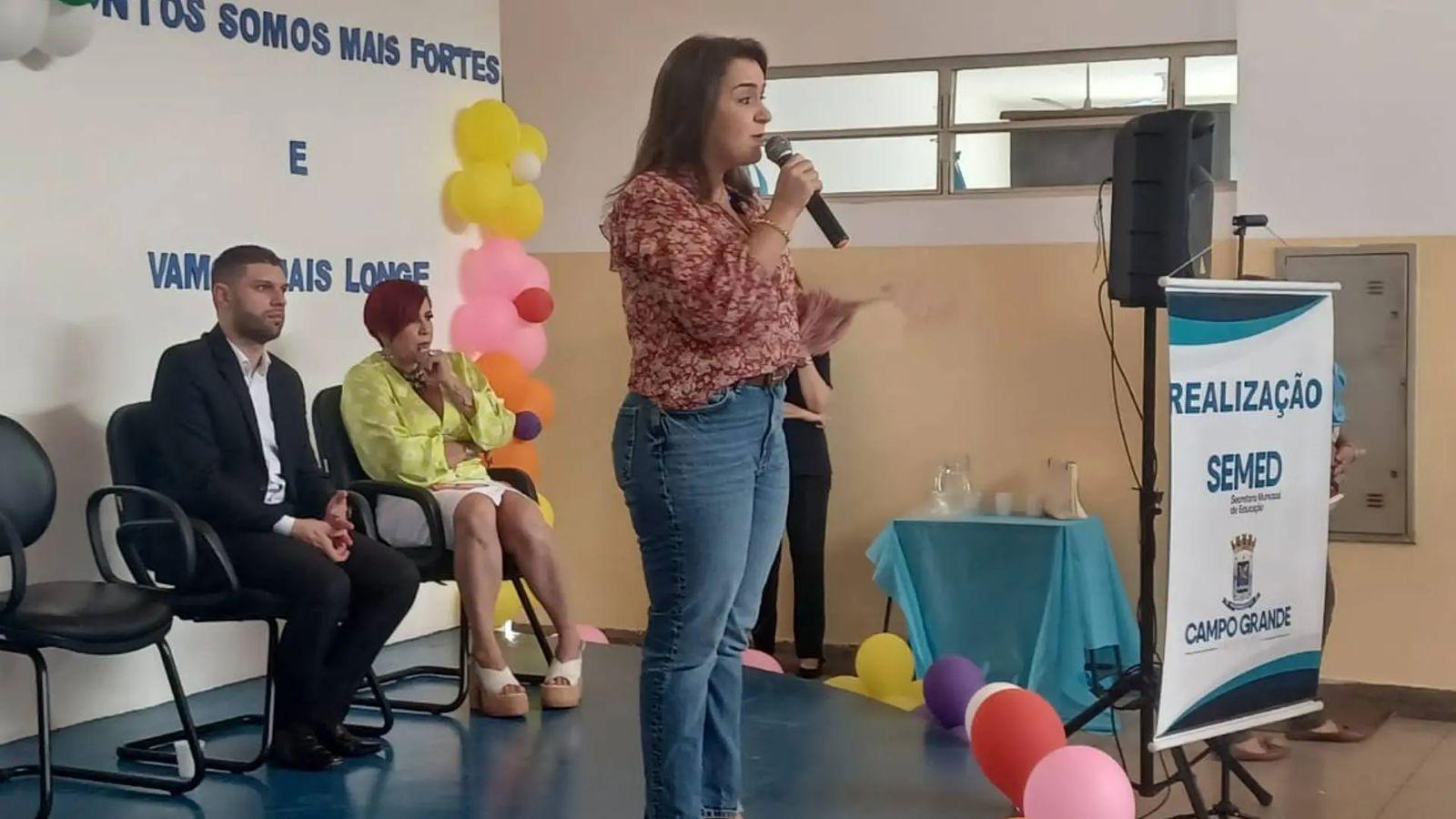 Prefeita Adriane Lopes evita confirmar candidatura à reeleição em 2024