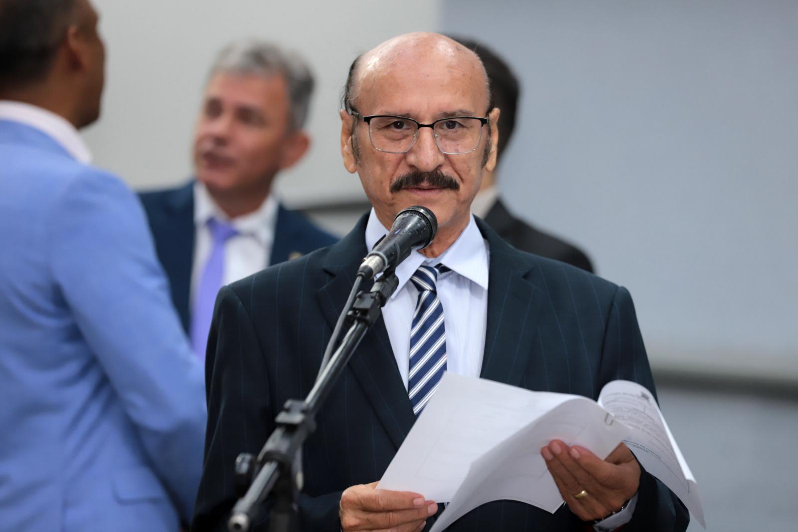 Vereadores aprovam Projeto de Lei de Dr. Loester 