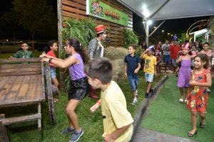 BRINCADEIRA DE CAÇA AOS OVOS RESGATA MEMÓRIA AFETIVA DE PAIS E FILHOS NA CIDADE DA PÁSCOA.
