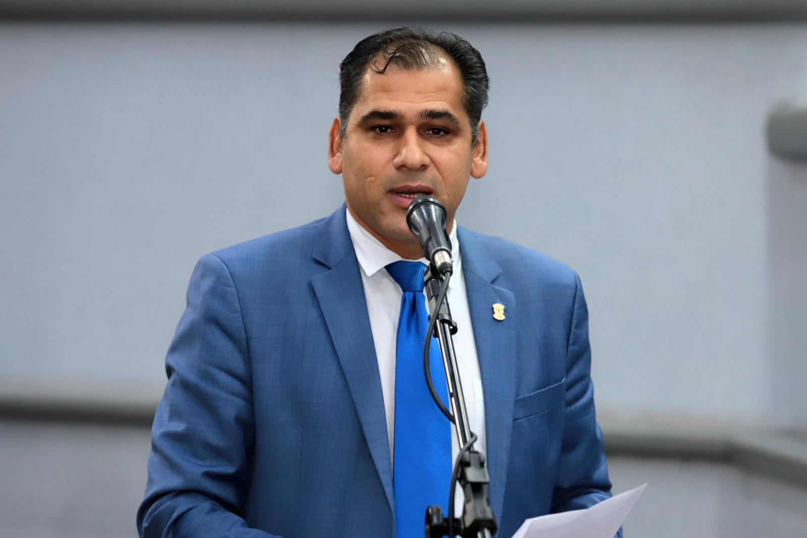 Agetran inicia pintura de sinalização de trânsito em ruas indicadas por Betinho no Universitário.