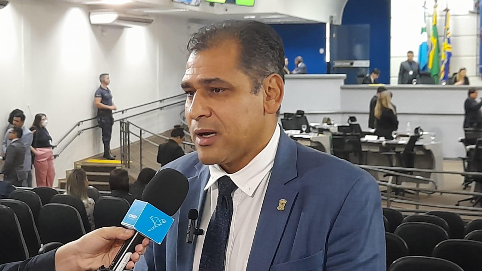 Betinho pede reparos e benfeitorias a ruas do Guanandi, Monumento e Morada do Sossego.