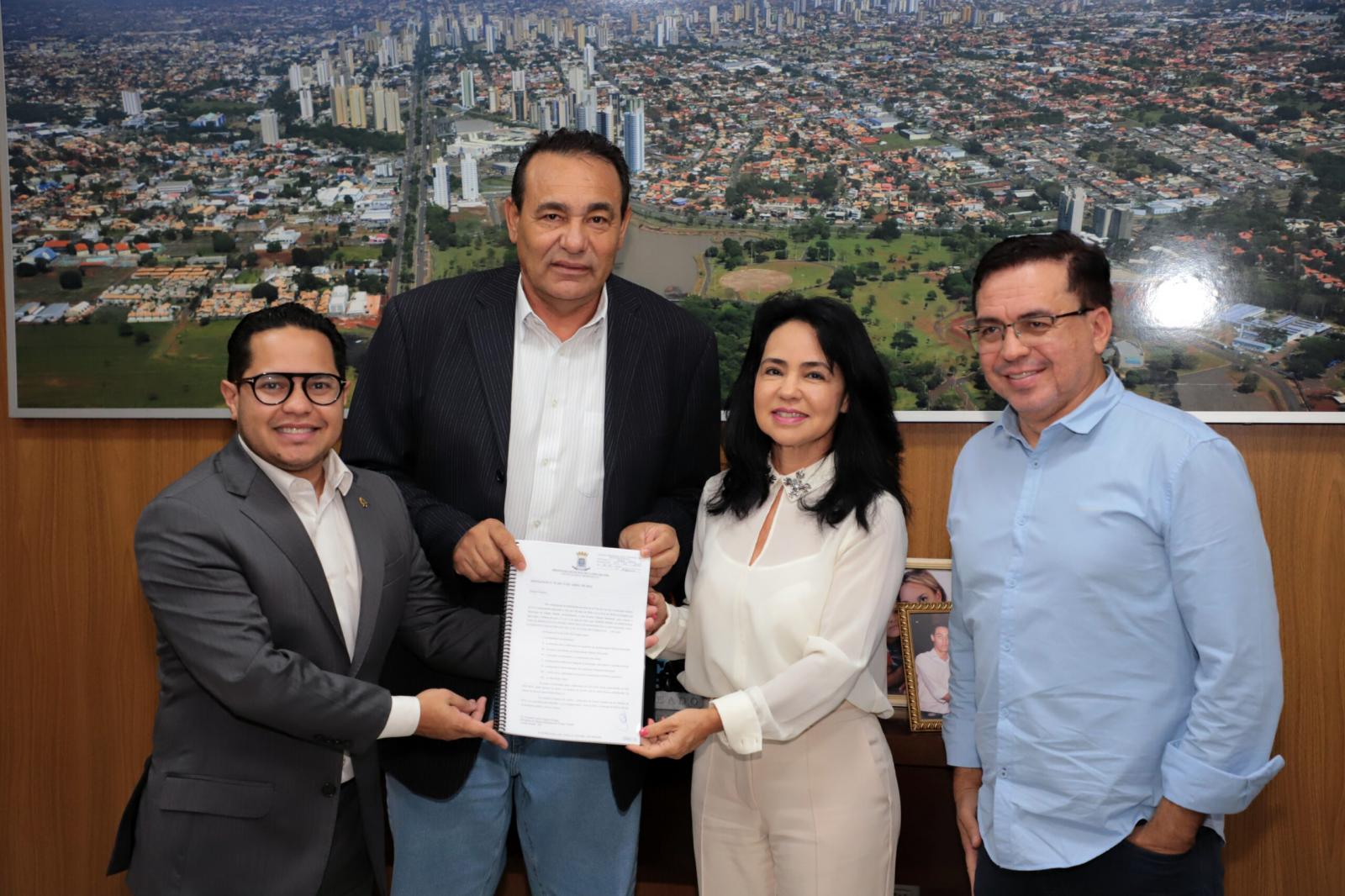 Com previsão de R$ 5,8 bilhões, LDO 2024 começa a tramitar na Câmara de Vereadores.