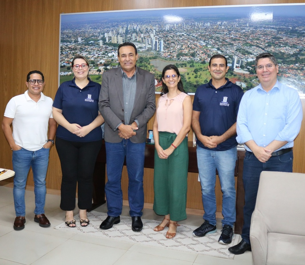 No Dia Nacional da Linguagem Brasileira de Sinais, Carlão destaca resolução de sua autoria que garantiu intérpretes nas transmissões da Câmara.