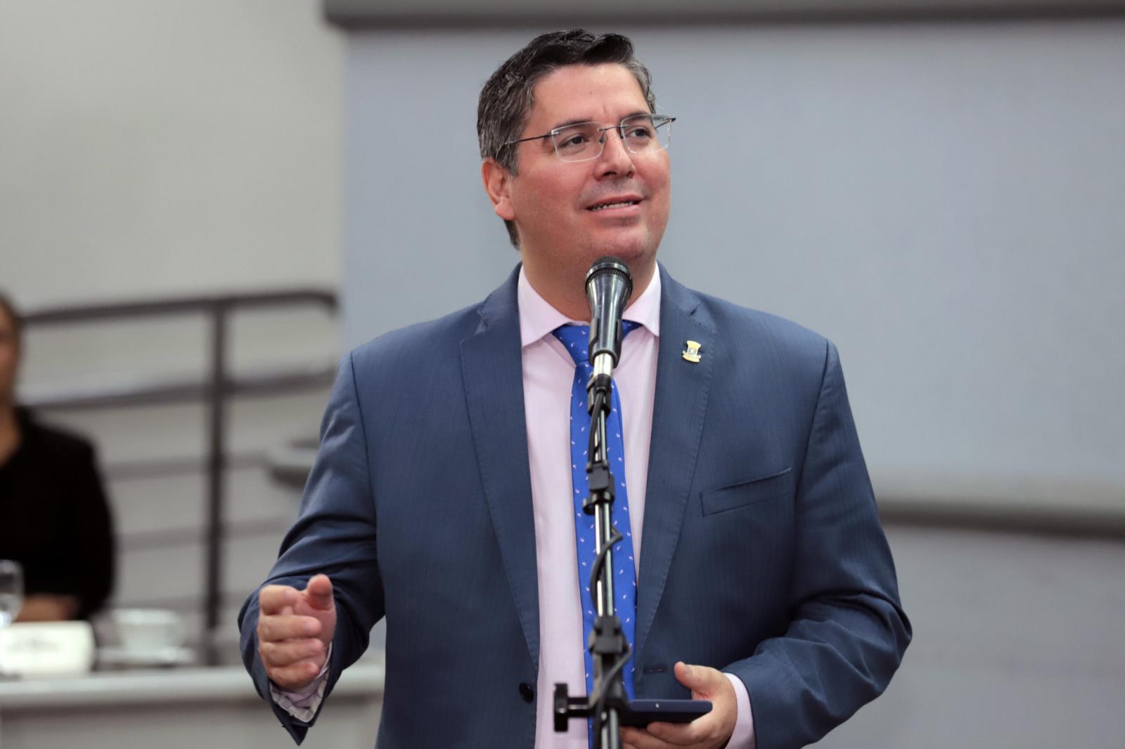 Vereador Dr. Victor Rocha tem projeto de lei aprovado que institui a Semana da Cidadania na Rede Municipal de Ensino.