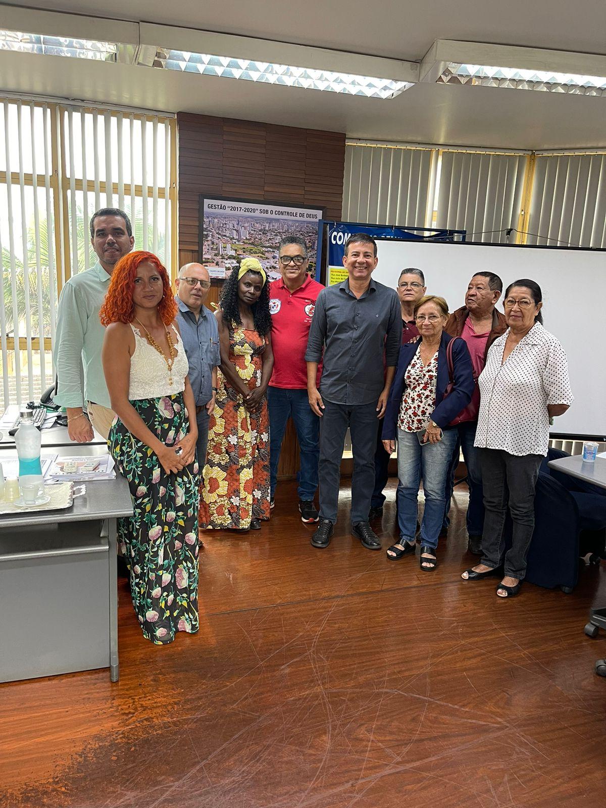 Vereador Villasanti participa de reunião com secretários sobre cronograma de asfalto para o Ramez Tebet.