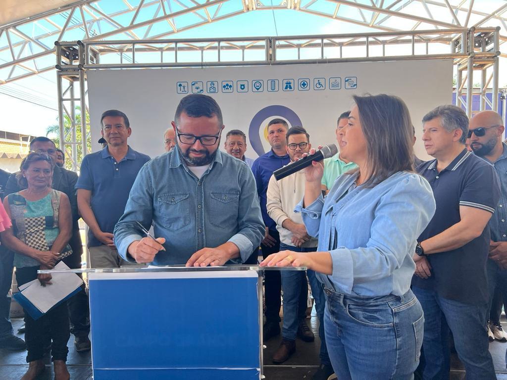 TODOS EM AÇÃO CHEGA COM MELHORIAS PARA MORADORES DE ANHANDUÍ.