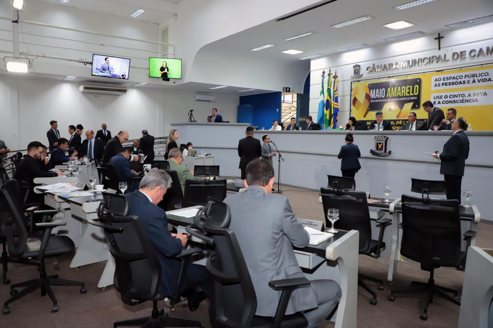 Cinco projetos são aprovados pelos vereadores na sessão desta quinta-feira.