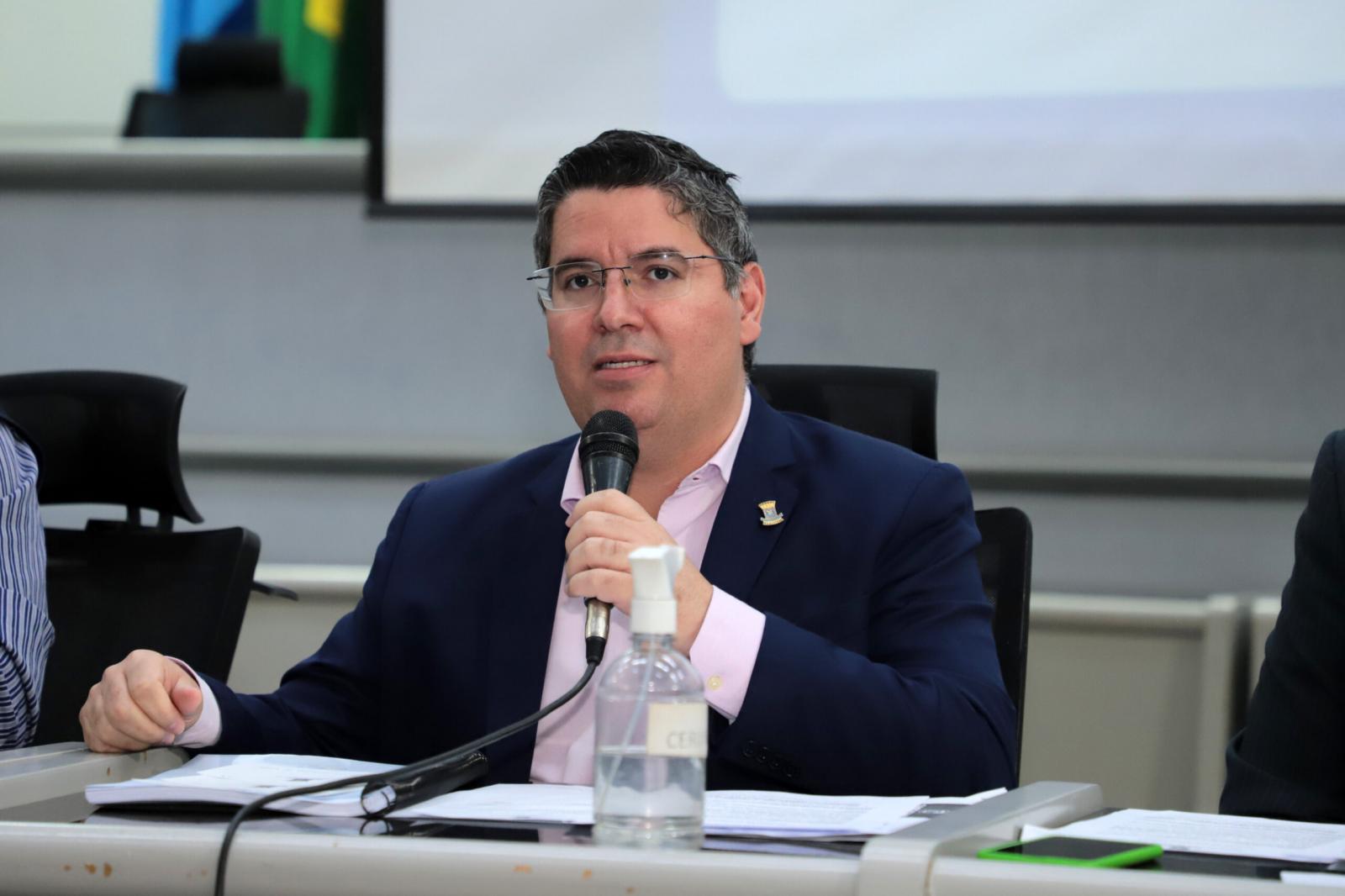 Dr. Victor Rocha cobra mais investimento na Saúde Pública da Capital.