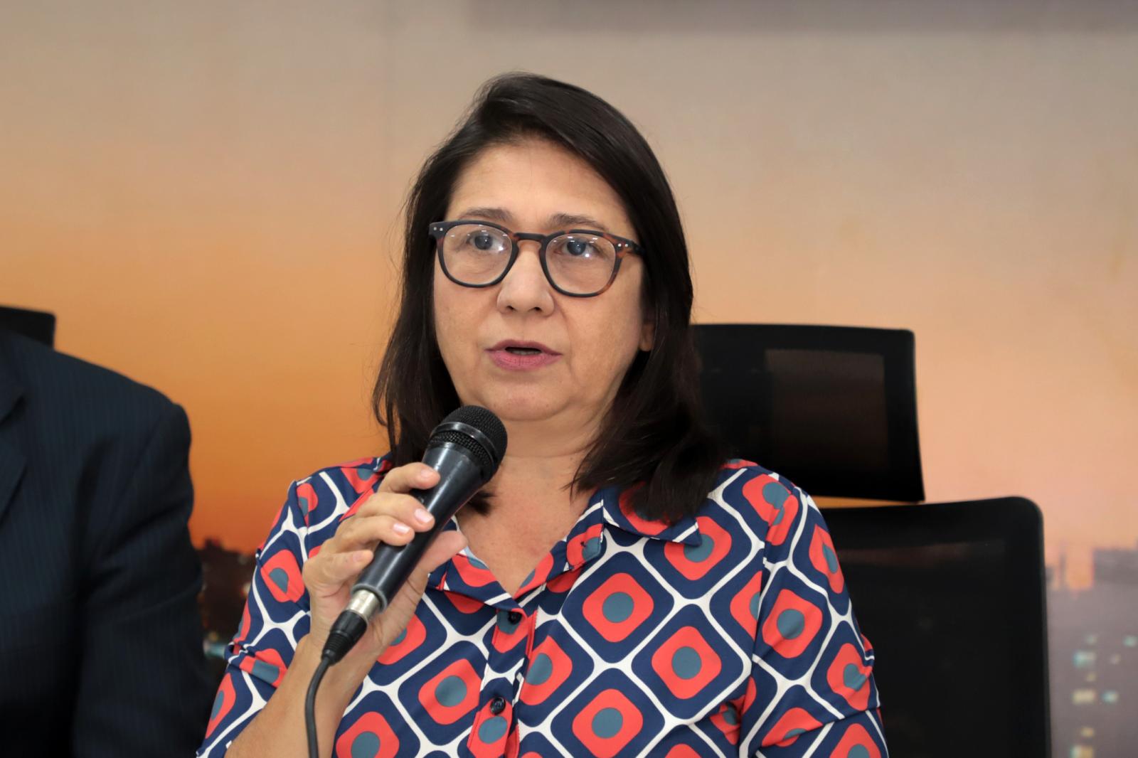 Luiza Ribeiro afirma que relatório fiscal comprova que contas da Prefeitura de Campo Grande continuam em desajuste e Prefeita não indica qualquer medida para a solução.