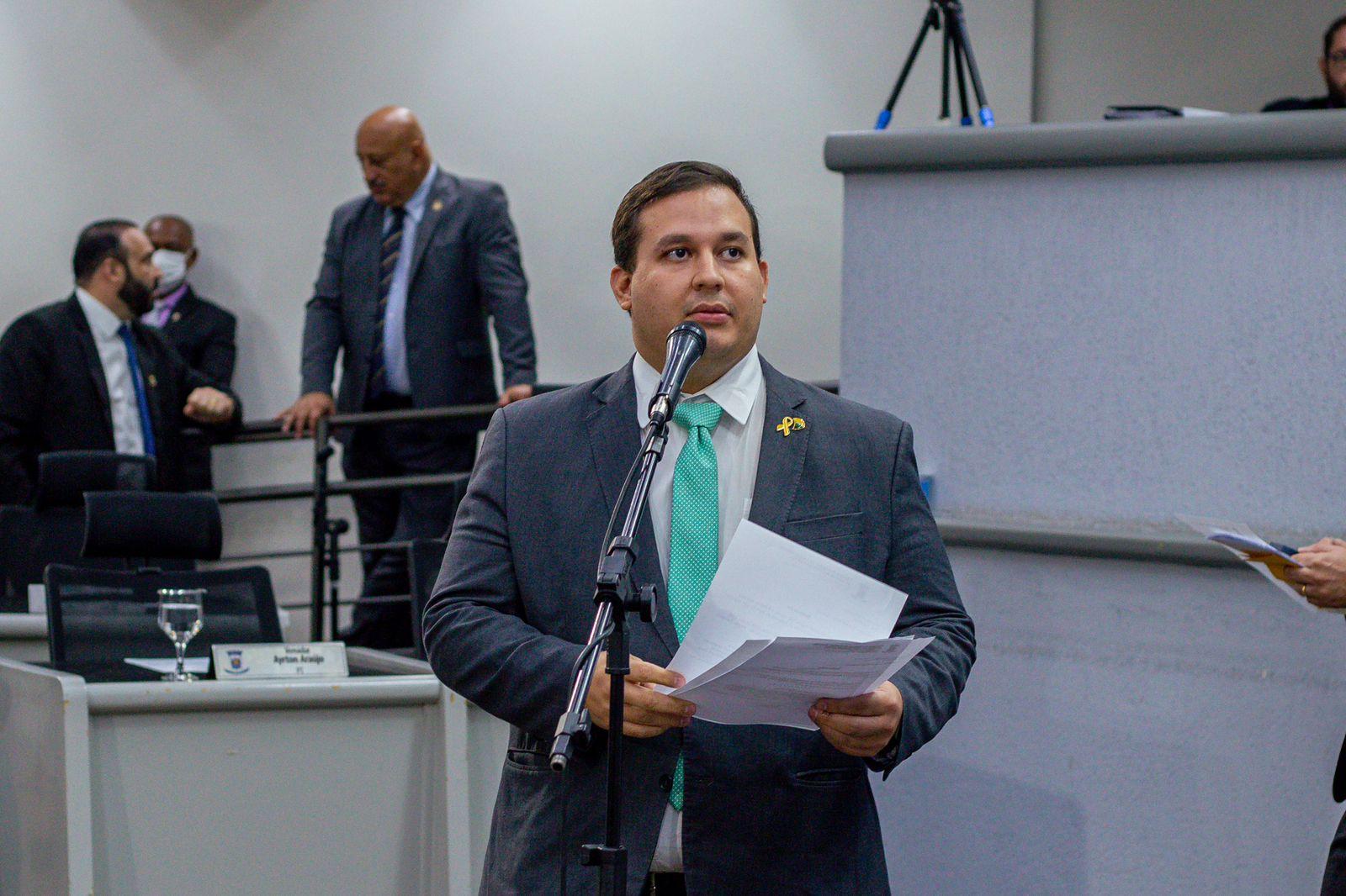 Vereador William Maksoud solicita revitalização de praça pública no bairro Universitário.