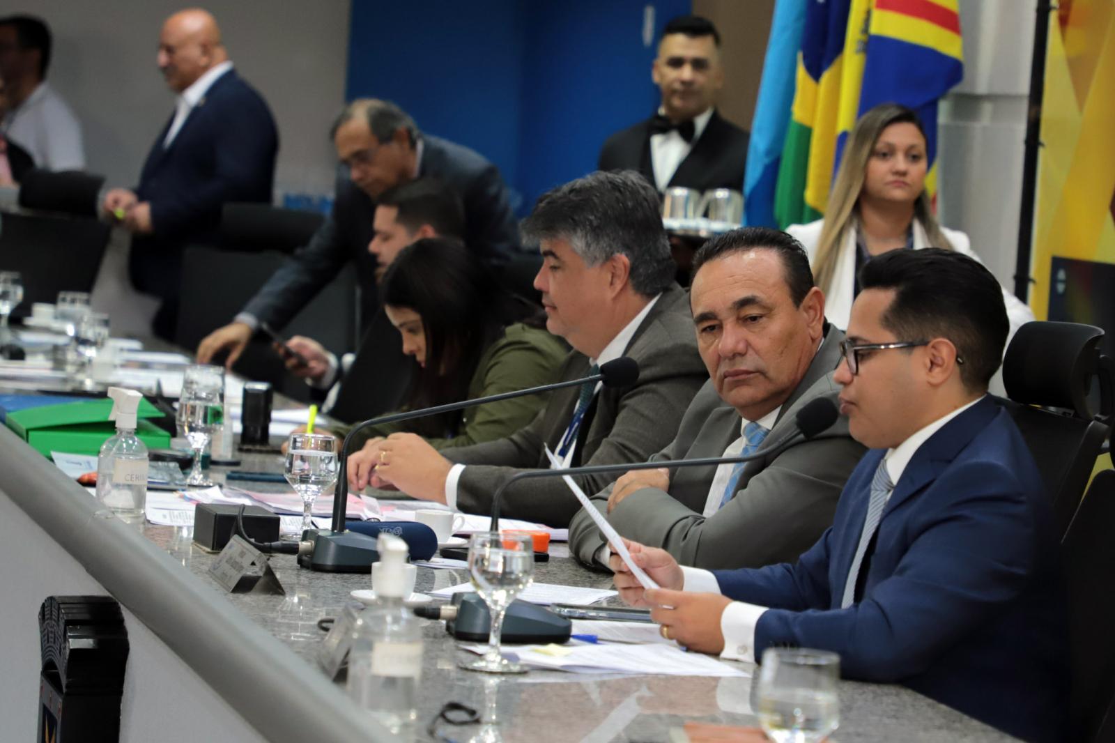 Vereadores votam parecer do Tribunal de Contas na sessão desta quinta-feira.