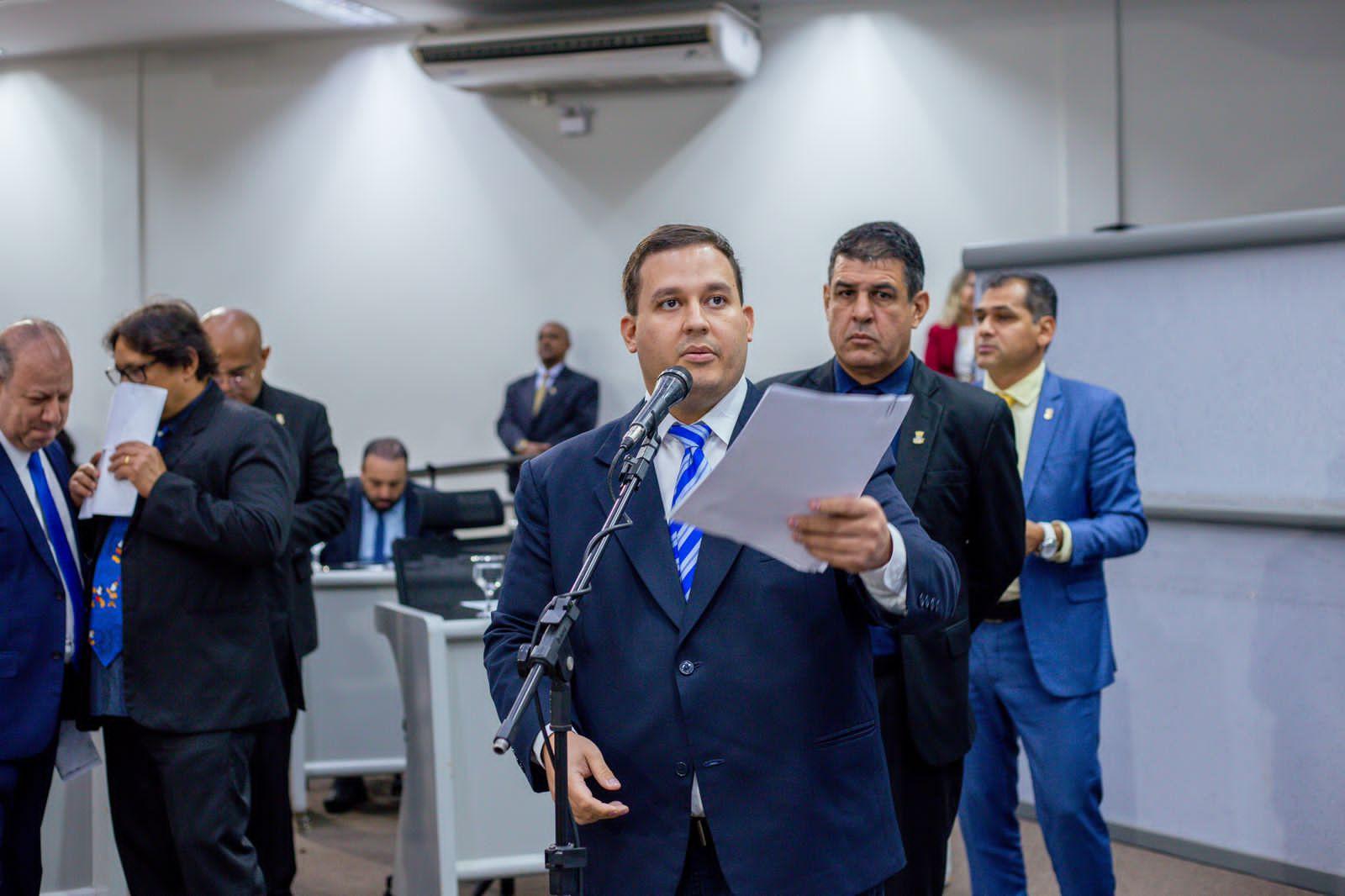 William Maksoud solicita operação tapa-buraco em vários bairros de Campo Grande.